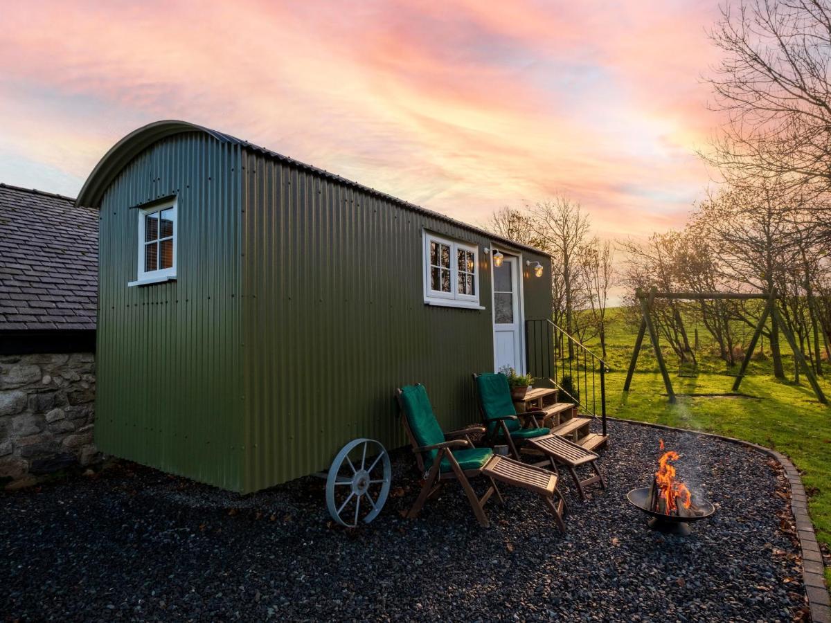 Вилла The Pleasant Hut At Mountpleasant Farm Улверстон Экстерьер фото