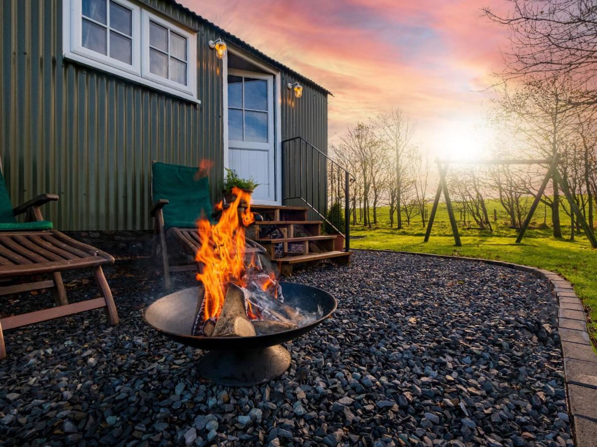 Вилла The Pleasant Hut At Mountpleasant Farm Улверстон Экстерьер фото