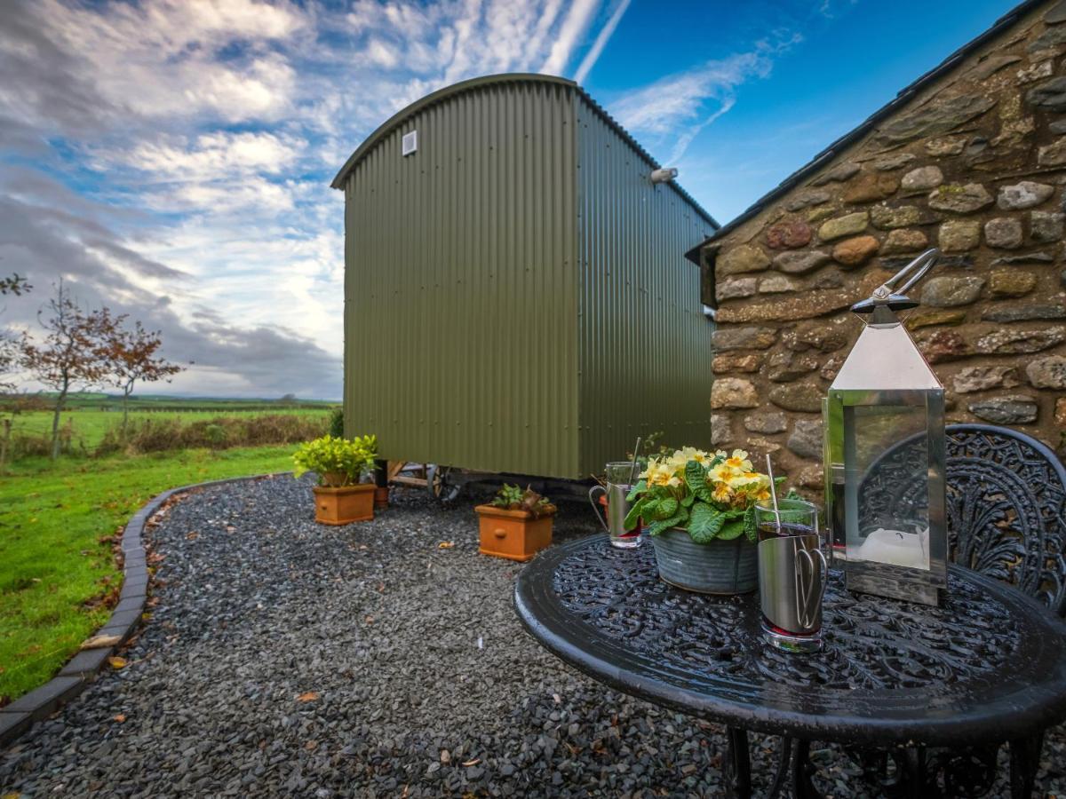 Вилла The Pleasant Hut At Mountpleasant Farm Улверстон Экстерьер фото