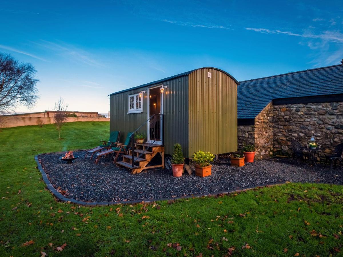 Вилла The Pleasant Hut At Mountpleasant Farm Улверстон Экстерьер фото